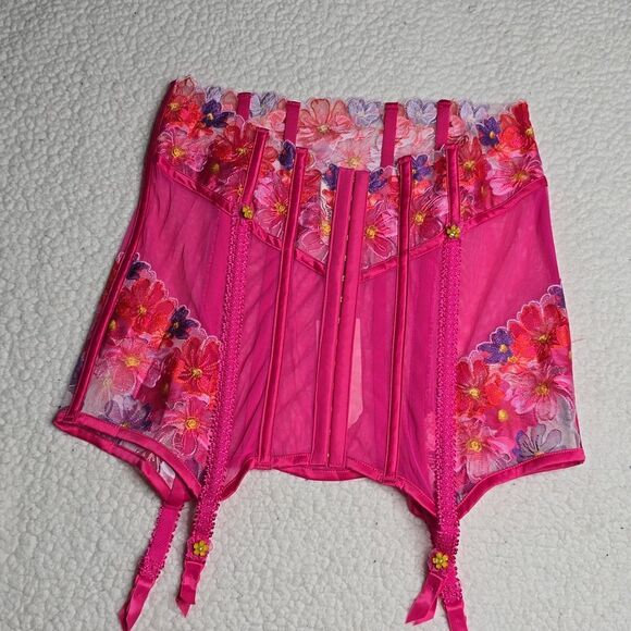 1187 NWT For Love And Lemons Anemone Floral Garter Skirt - Picture 3 of 8